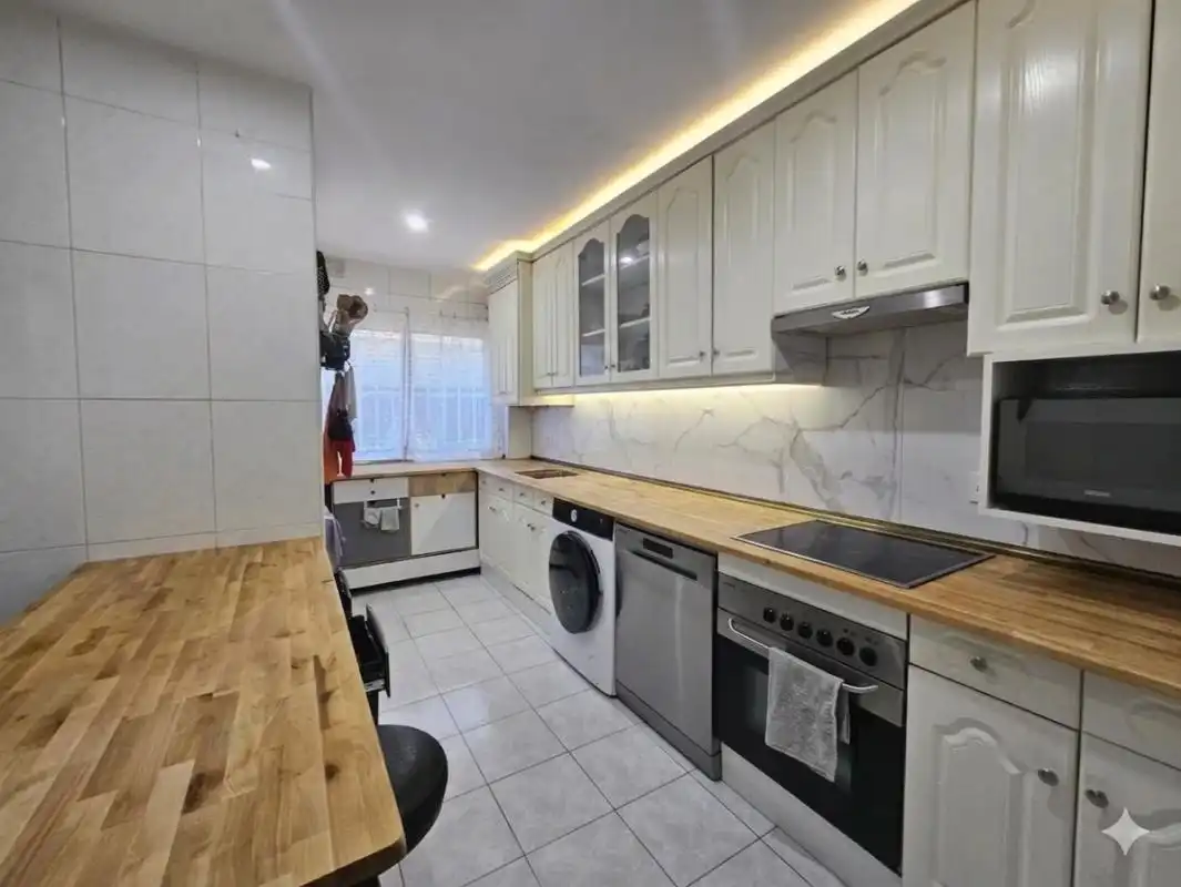 Küche von Wohnung zum Verkauf in Madrid mit Heizung, Terrasse und Balkon