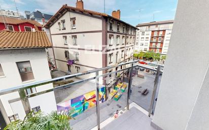 Exterior view of Flat for sale in Lasarte-Oria  with Heating and Balcony