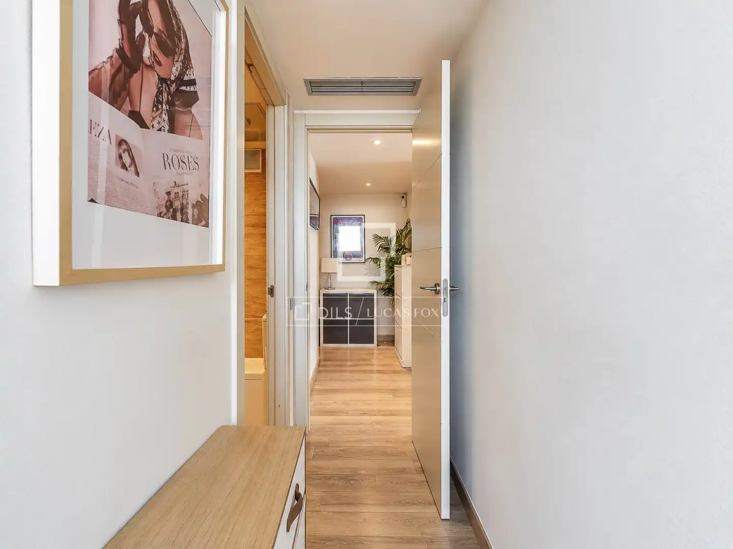 Wohnung zum Verkauf in Barcelona mit Klimaanlage und Balkon