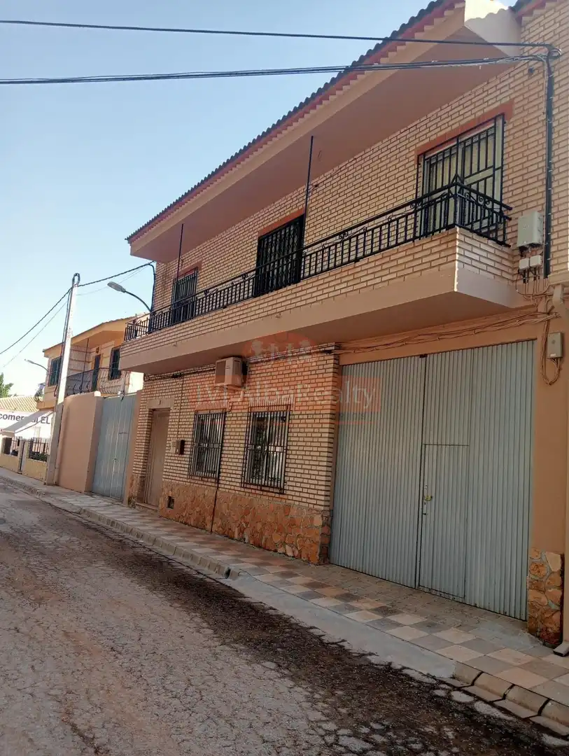 Vista exterior de Casa o xalet en venda en Pozohondo amb Aire condicionat i Jardí privat