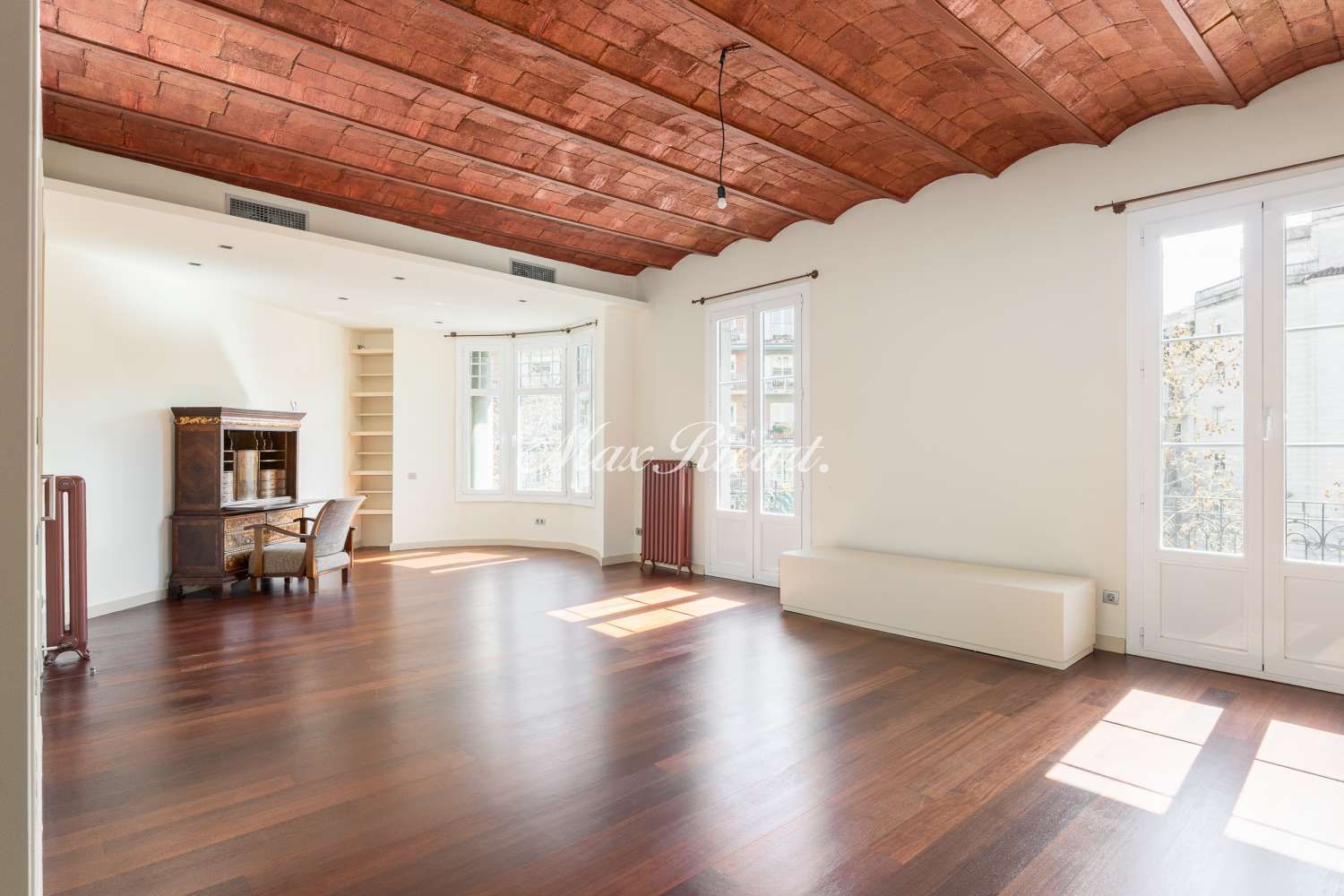 Sala de estar de Piso de alquiler en  Barcelona Capital con Aire acondicionado, Calefacción y Trastero