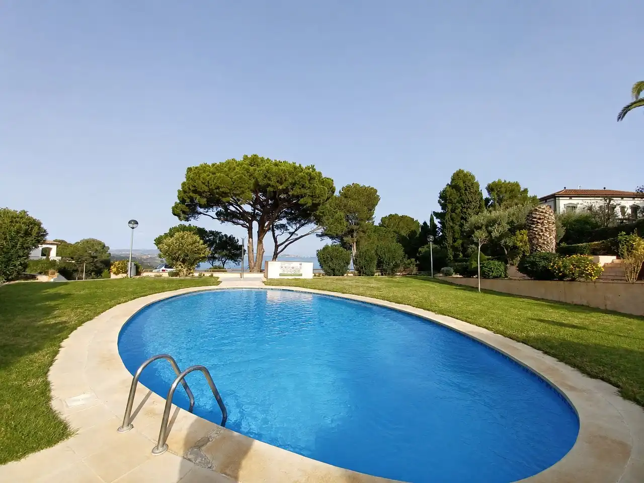 Piscina de Dúplex en venta en Begur con Aire acondicionado, Calefacción y Terraza