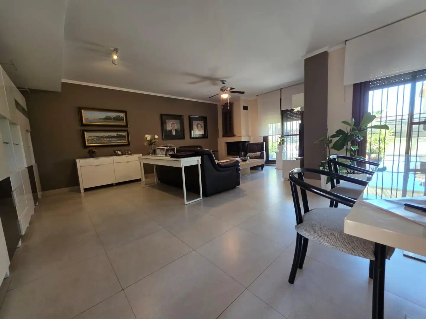 Sala de estar de Casa o chalet en venta en Algeciras con Aire acondicionado, Jardín privado y Terraza