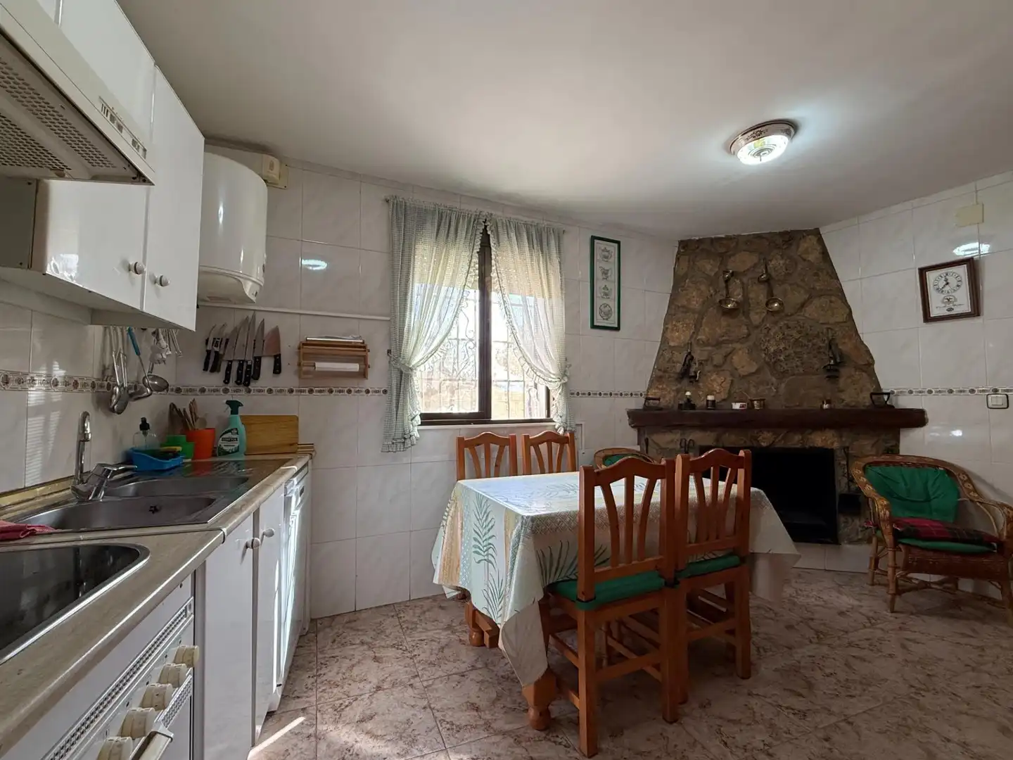 Kitchen of Houses for sale in Salmerón  with Heating