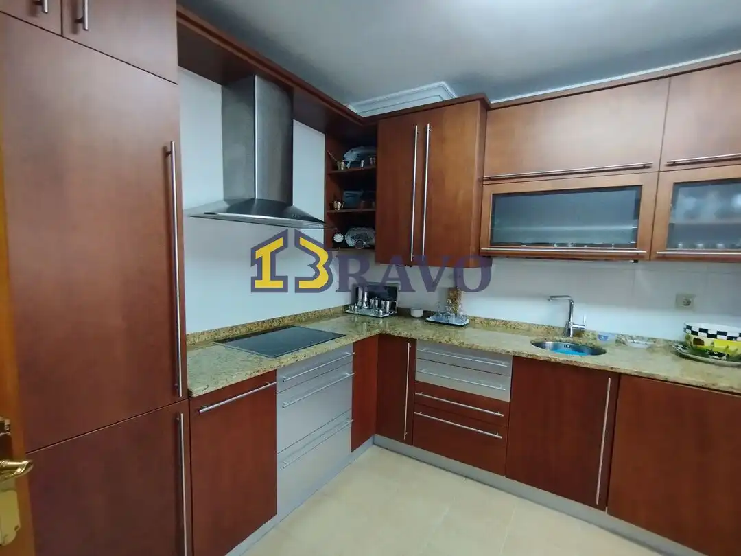 Cocina de Casa adosada en venta en Medina de Pomar con Calefacción, Jardín privado y Terraza