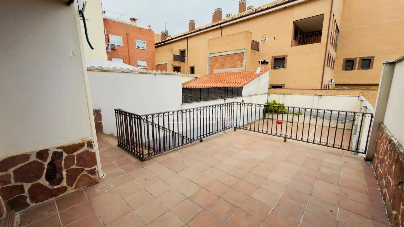 Terrace of Detached homes for sale in Alameda de la Sagra