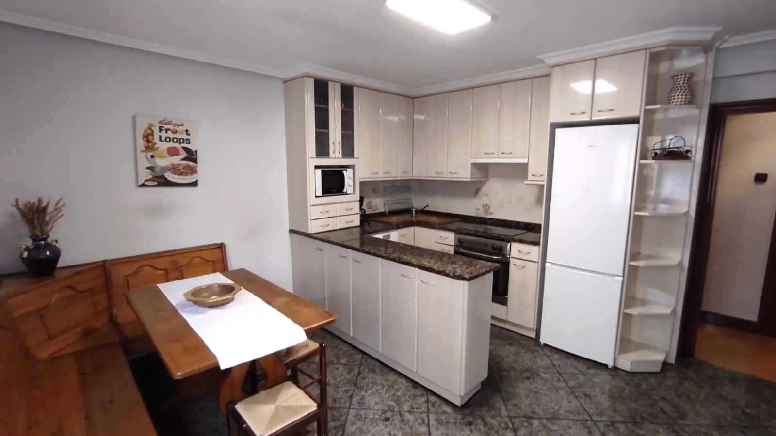 Cocina de Piso en venta en Ermua con Calefacción, Trastero y Amueblado