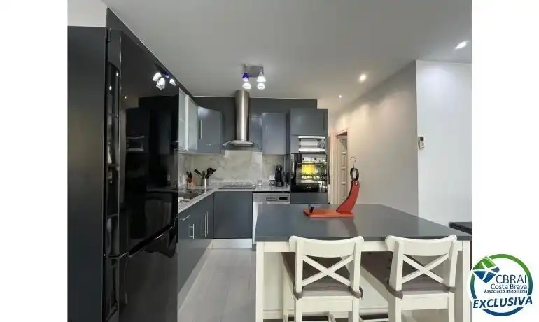 House with pool for sale in Calle MONTSENY, imagen 3
