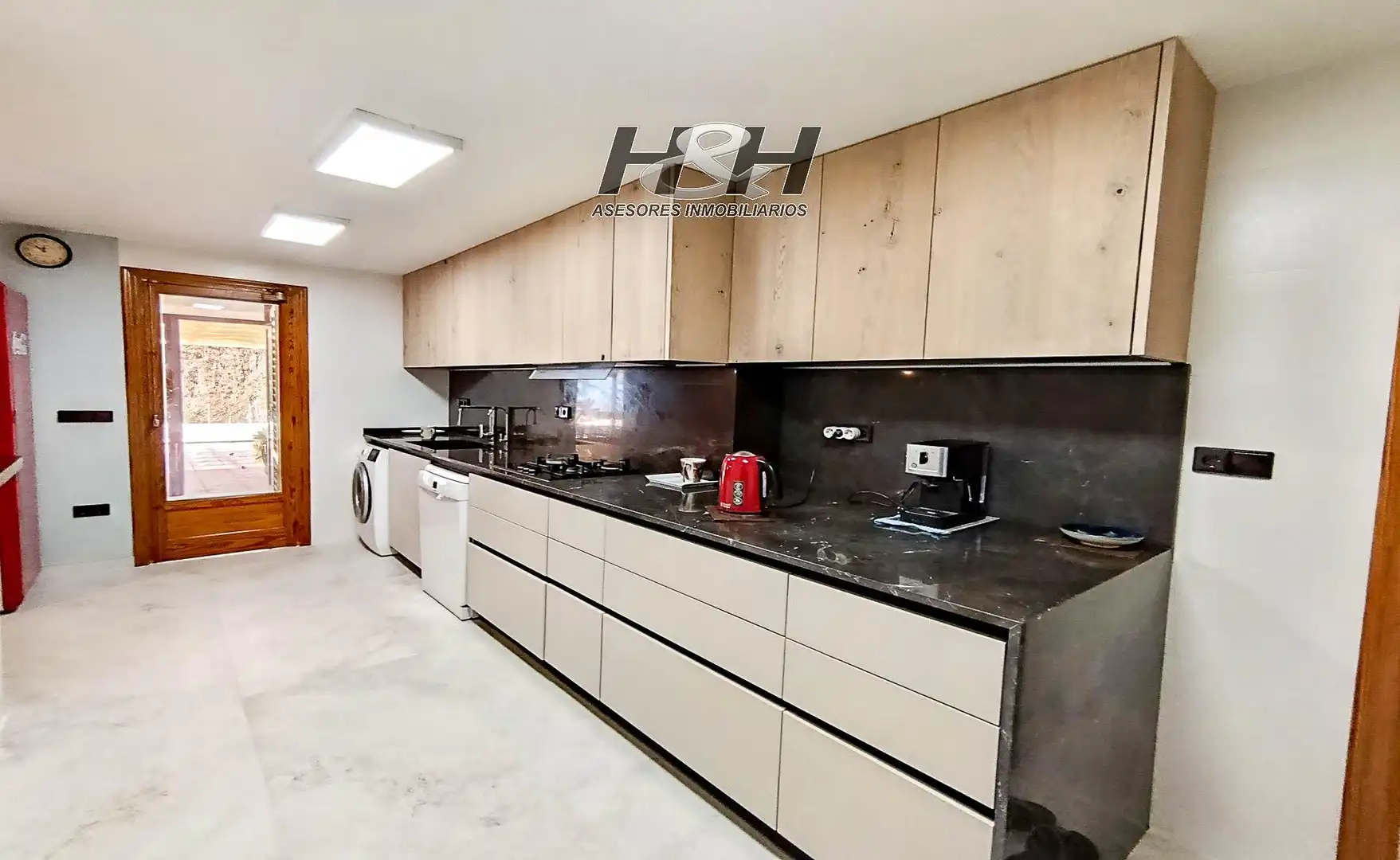 Cuina de Casa o xalet en venda en Riba-roja de Túria amb Aire condicionat, Calefacció i Jardí privat