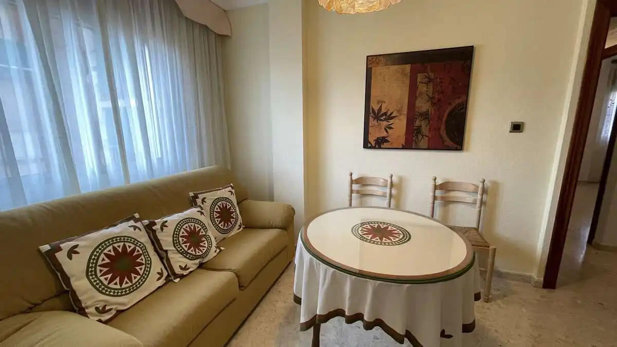 Living room of Flat for rent in Granada  with Air Conditioner, Heating and Terrace