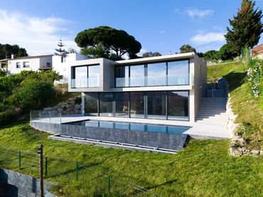 Detached house with balcony for sale in Carrer Mimosa