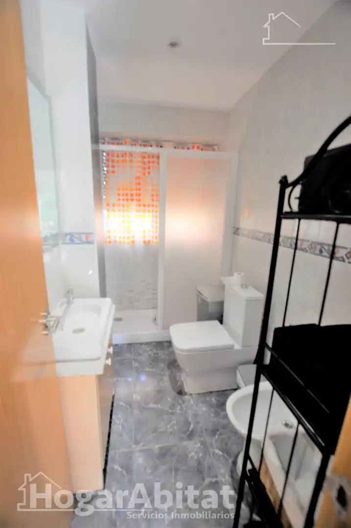 Baño de Piso en venta en Valencia con Aire acondicionado, Calefacción y Amueblado