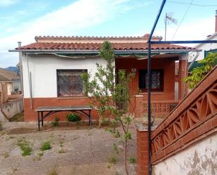 Vista exterior de Casa o xalet en venda en Esparreguera amb Jardí privat, Terrassa i Traster