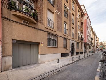 Individual con ascensor en venta en Calle Azhuma 20
