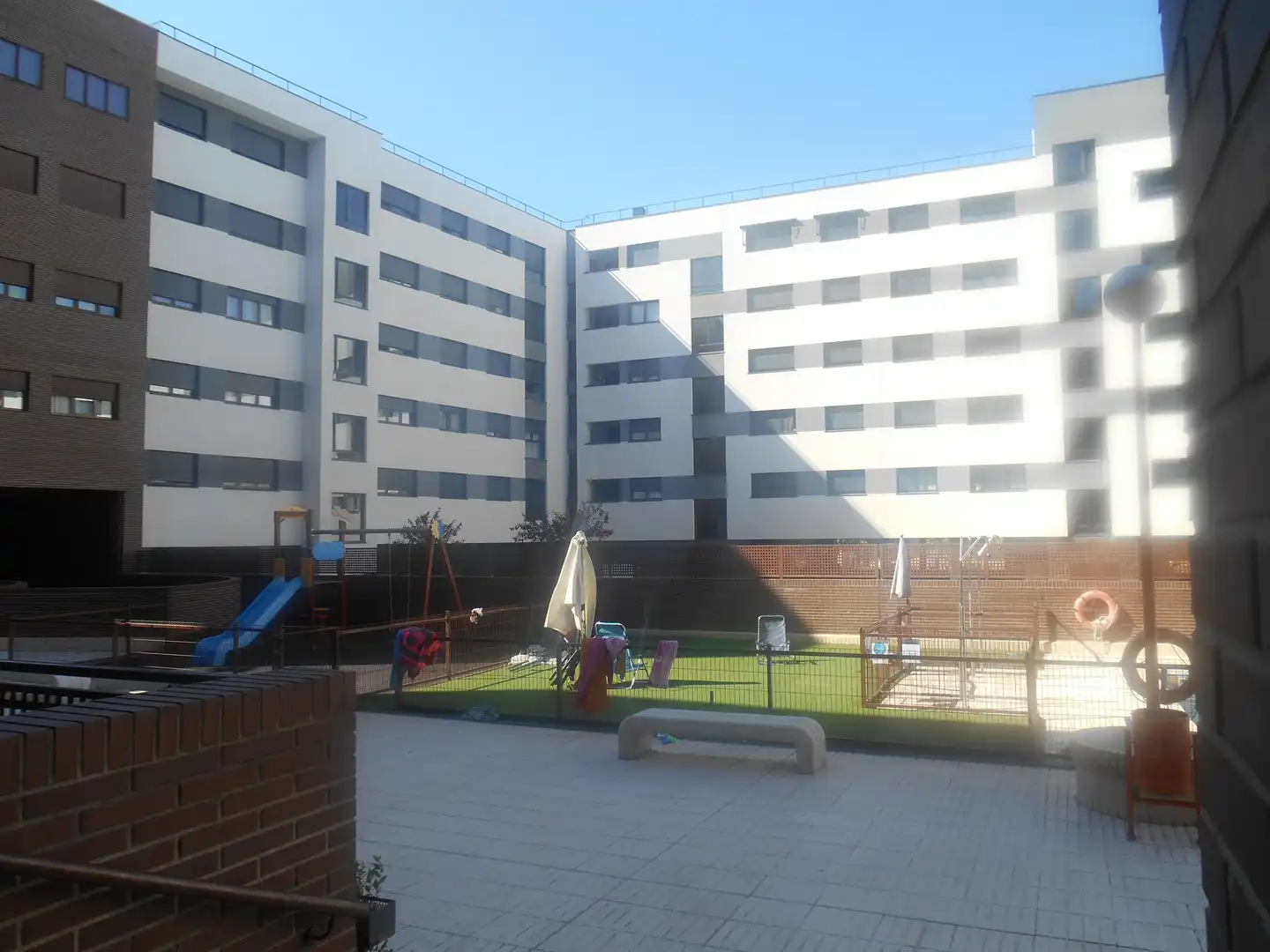 Vista exterior de Pis de lloguer en Leganés amb Calefacció, Traster i Piscina
