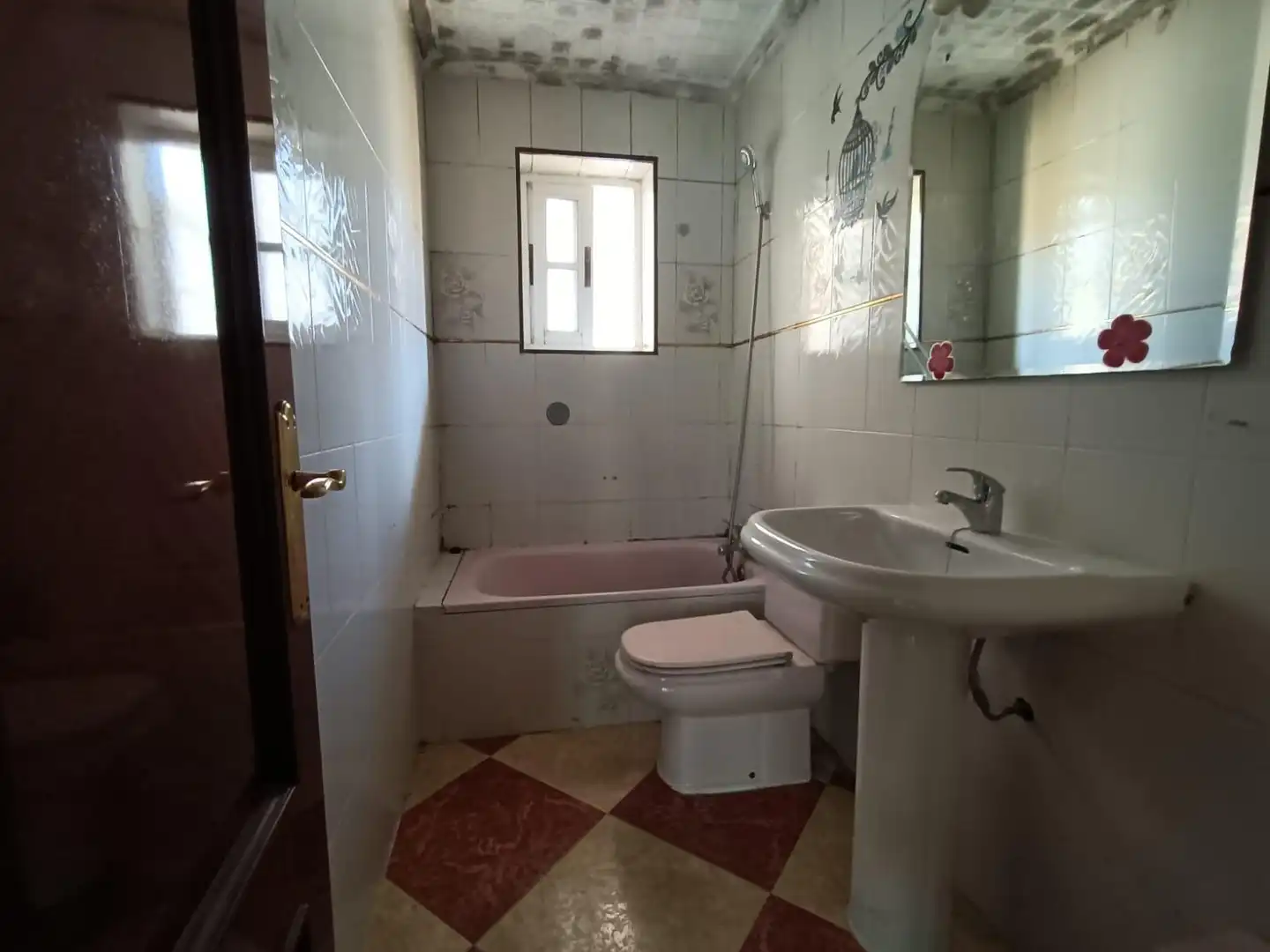 Baño de Piso en venta en Sevilla con Balcón
