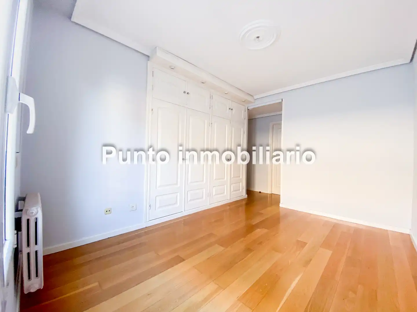 Vista exterior de Piso de alquiler en Valladolid con Aire acondicionado, Calefacción y Parquet