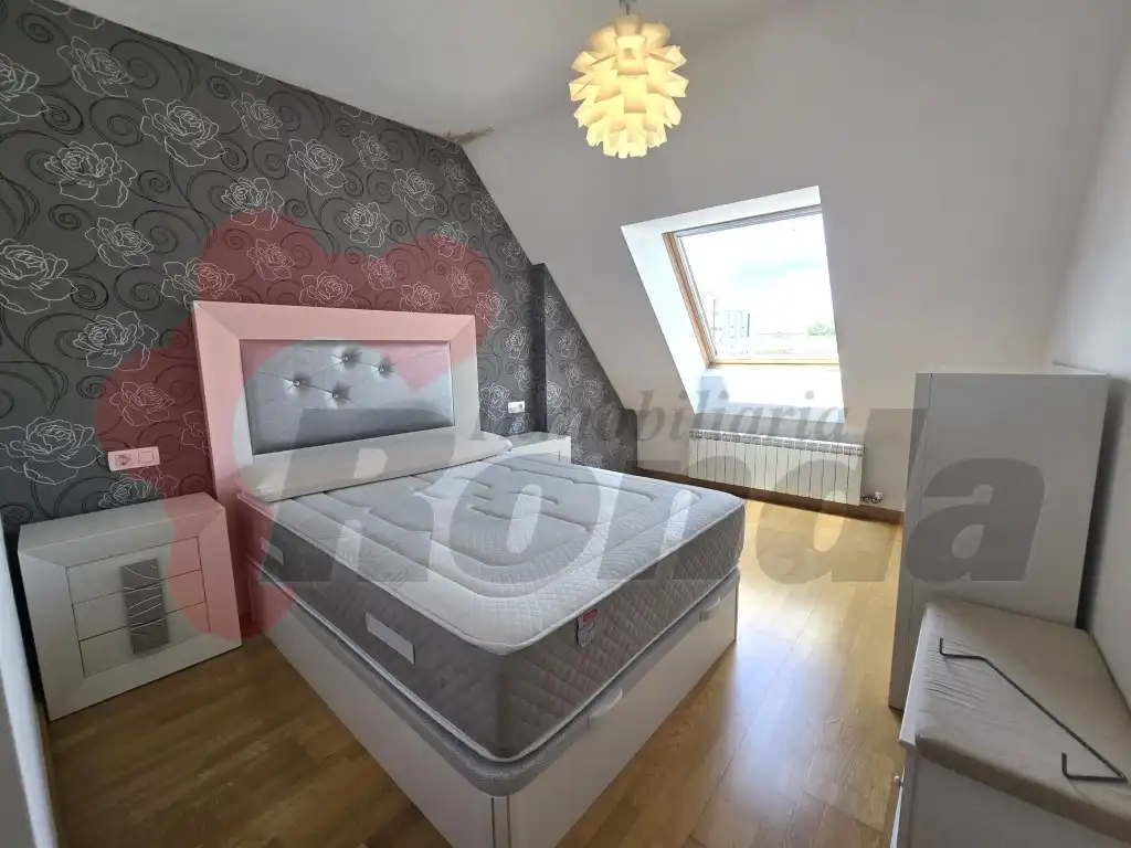 Habitación de Dúplex en venta en Lugo con Amueblado