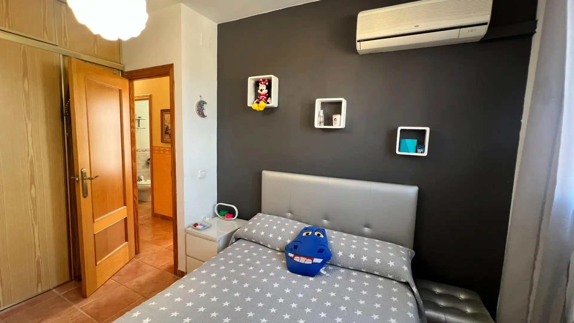 Dormitori de Casa o xalet en venda en Castellón de la Plana / Castelló de la Plana amb Aire condicionat, Jardí privat i Terrassa