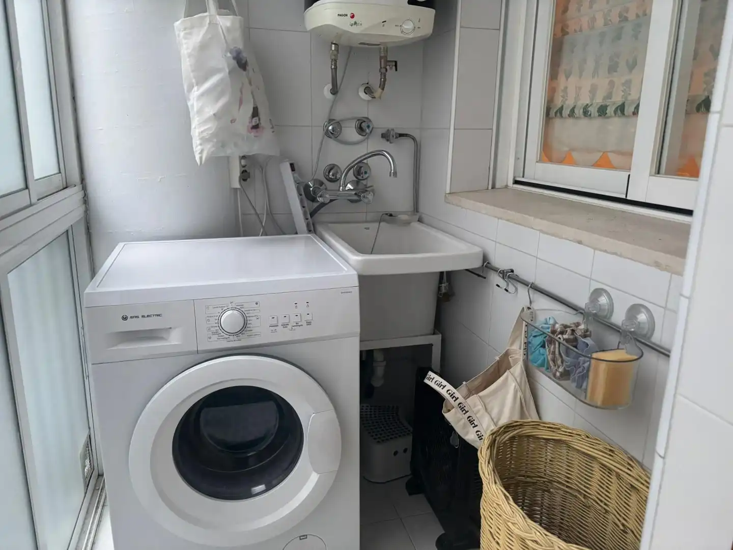 Baño de Piso de alquiler en Sevilla con Aire acondicionado, Calefacción y Terraza