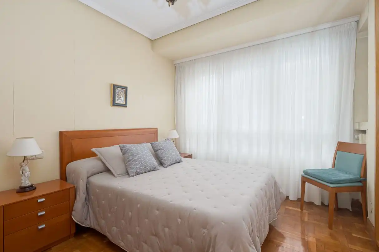 Habitación de Piso en venta en Donostia - San Sebastián  con Calefacción, Trastero y Amueblado