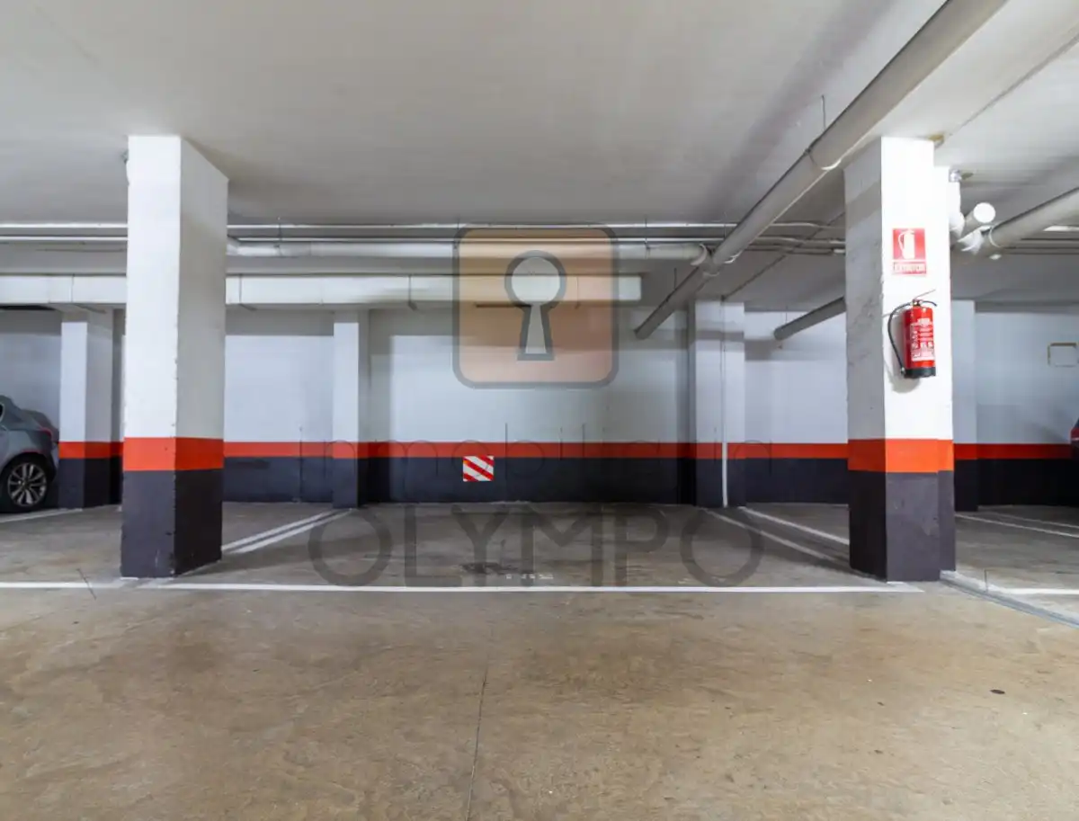 Parkplatz von Dachboden zur Miete in Santa Cruz de Tenerife mit Klimaanlage, Terrasse und Abstellraum