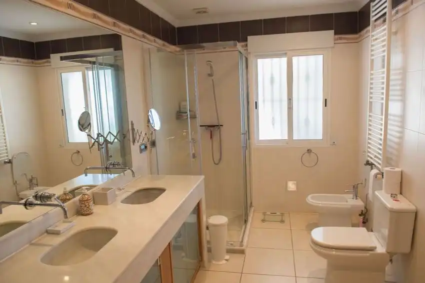 Bathroom of Houses for sale in Jávea / Xàbia  with Air Conditioner, Heating and Terrace