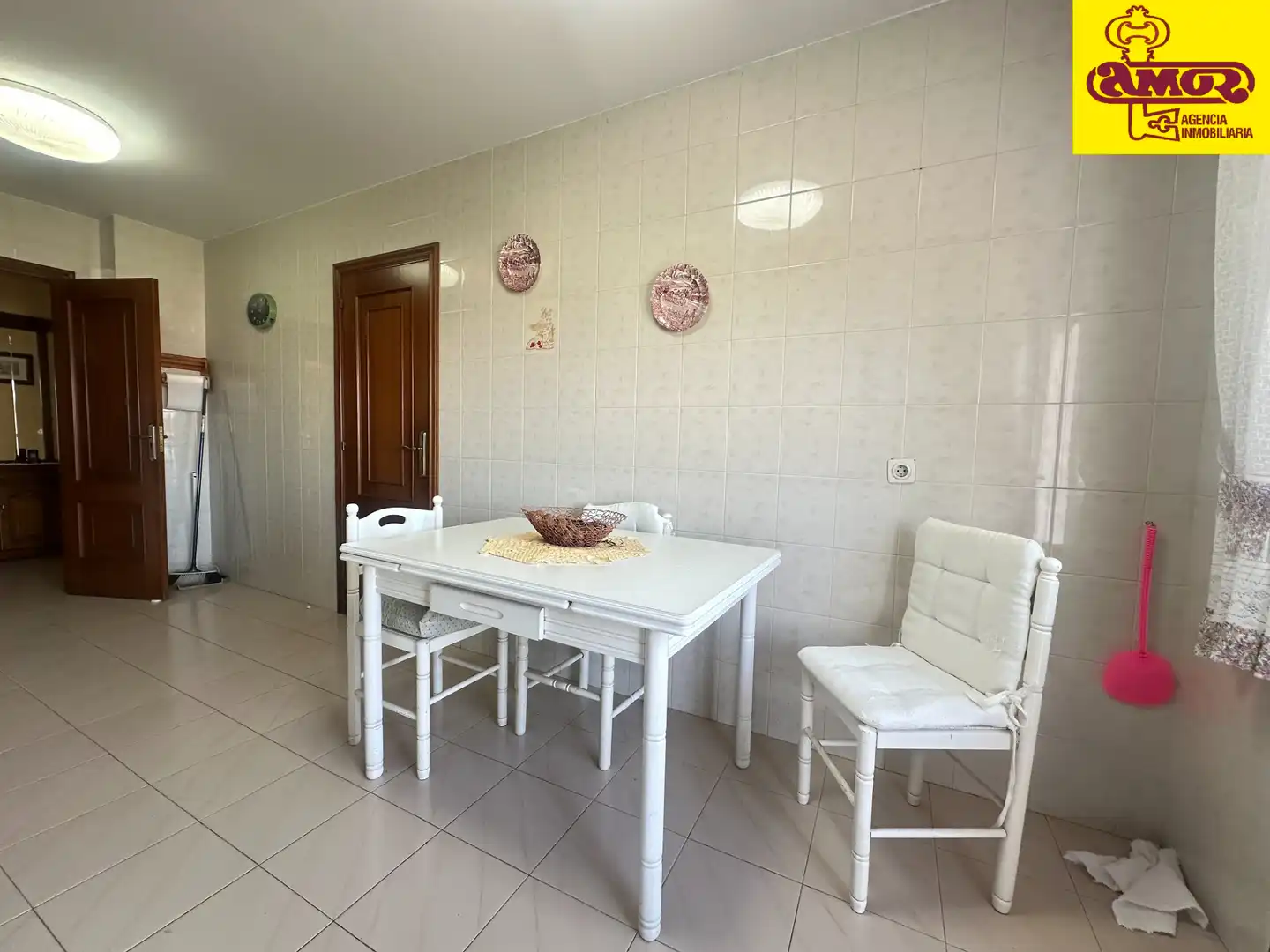 Menjador de Casa o xalet en venda en Santiago de Compostela  amb Calefacció, Jardí privat i Terrassa