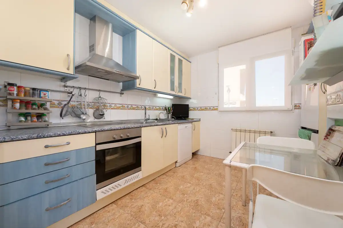 Cocina de Casa adosada en venta en Colmenar Viejo con Calefacción, Parquet y Terraza