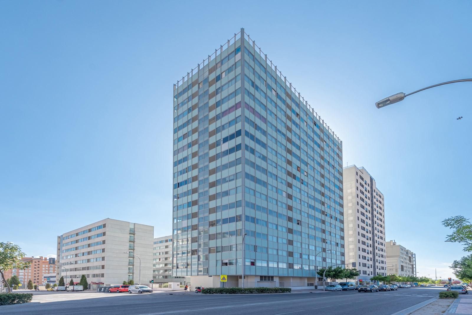 Vista exterior de Piso de alquiler en  Madrid Capital con Parquet y Trastero