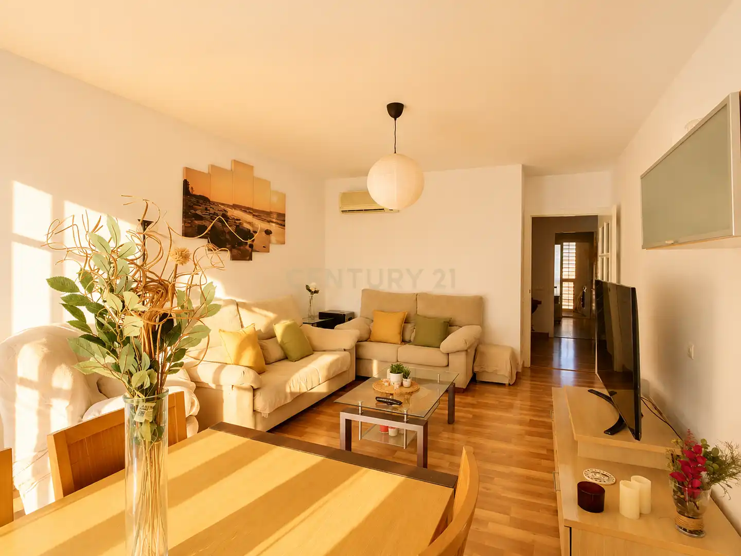 Sala de estar de Apartamento en venta en Benalmádena con Aire acondicionado, Trastero y Piscina comunitaria