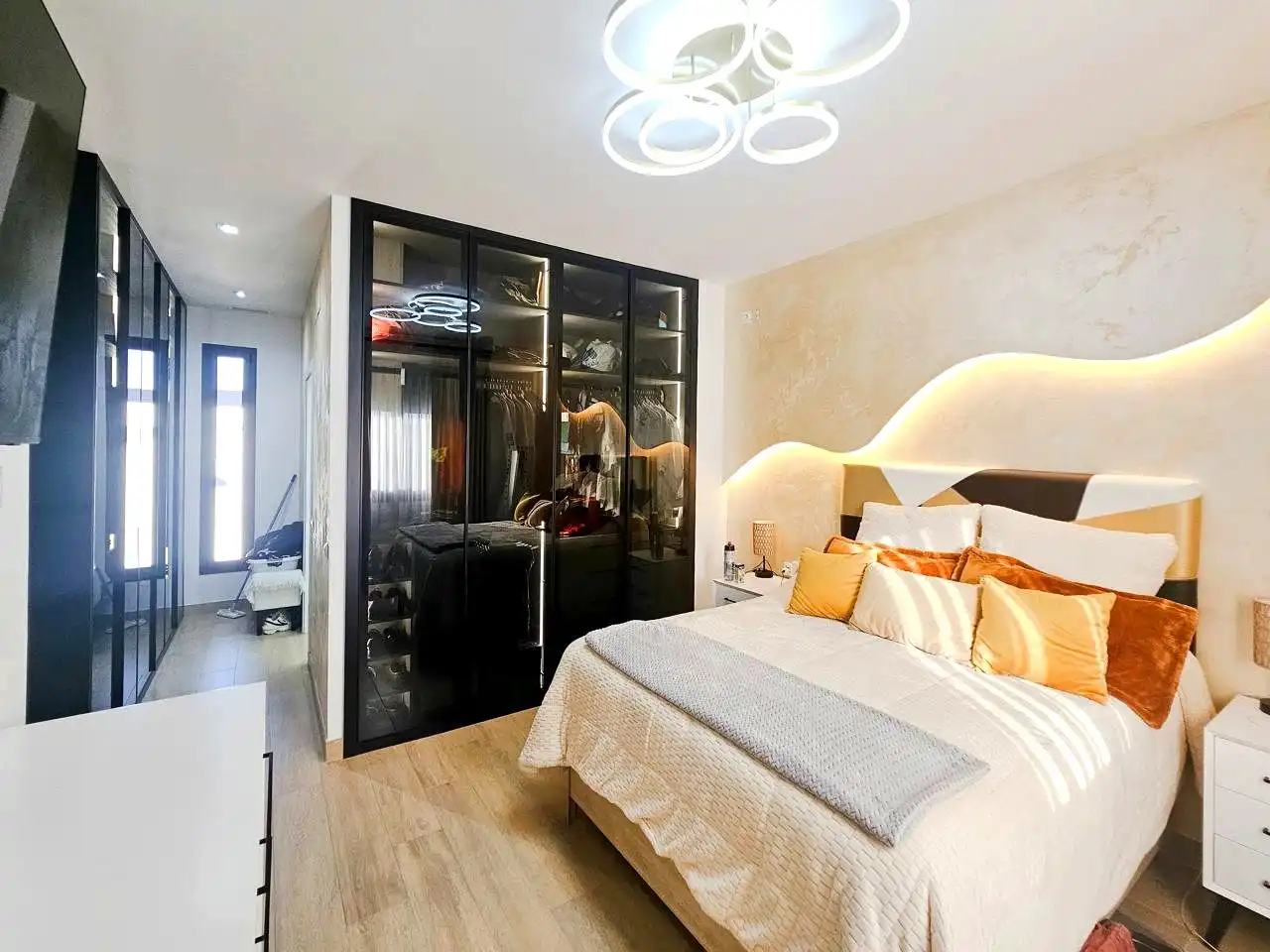 Dormitori de Casa o xalet en venda en Alcalá de Guadaira amb Aire condicionat, Jardí privat i Terrassa