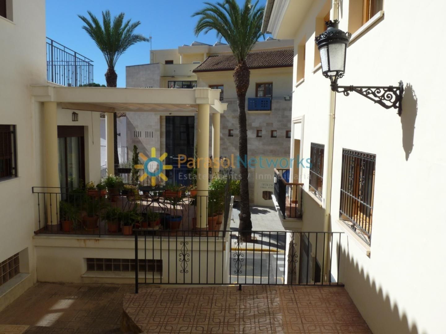 Terrassa de Local en venda en La Font d'En Carròs amb Moblat