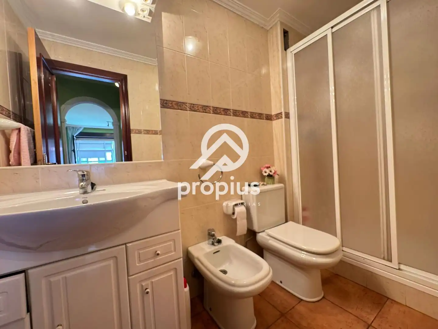 Badezimmer von Maisonette zum Verkauf in Llanes mit Heizung und Möbliert