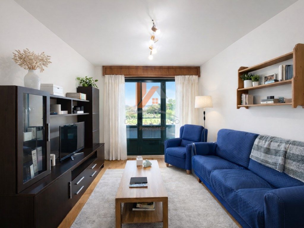 Sala d'estar de Pis en venda en Ames amb Forn i Balcó