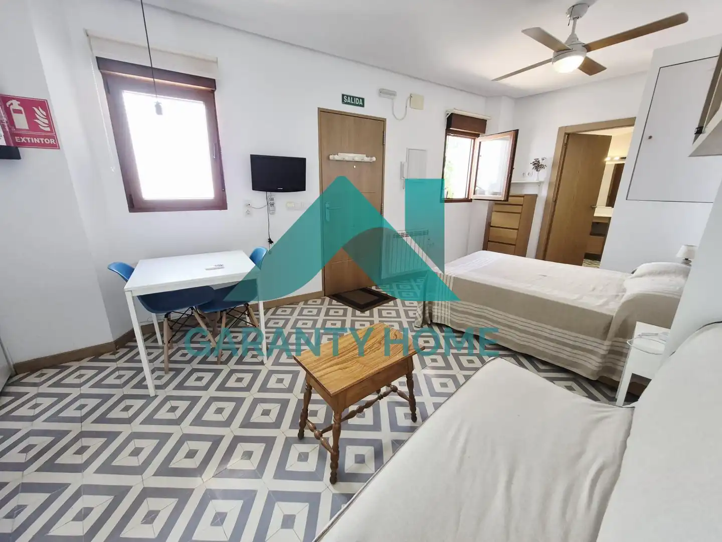 Dormitori de Apartament en venda en Cáceres amb Aire condicionat, Calefacció i Moblat