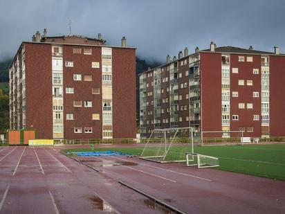 Vista exterior de Pis en venda en Zumarraga amb Balcó