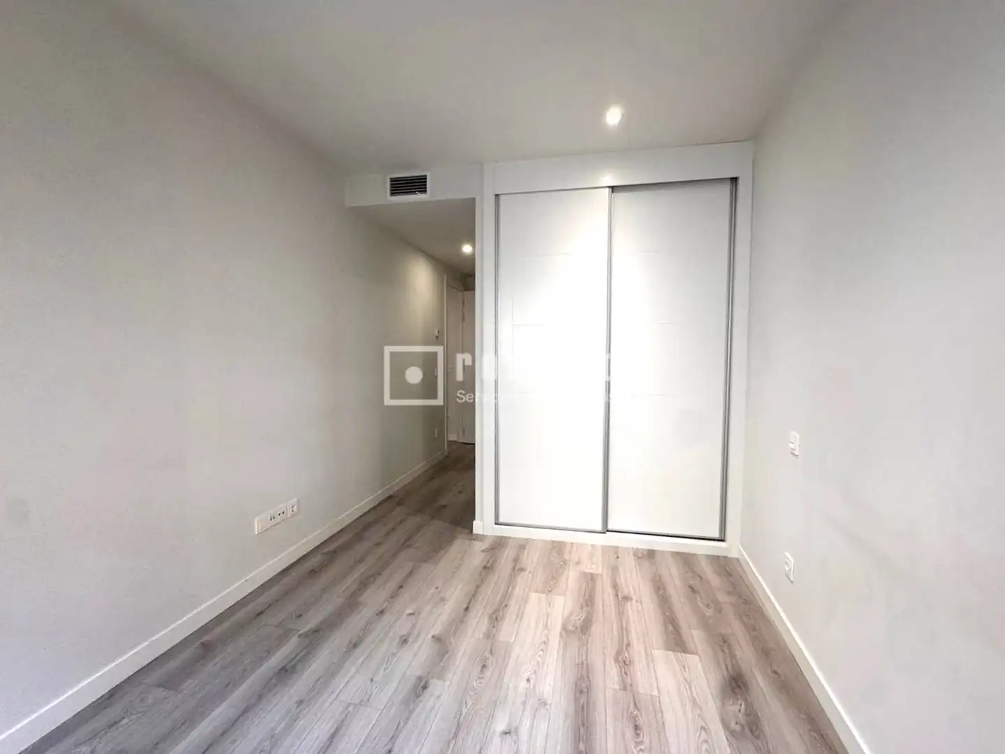 Flat for rent in de Valderribas, Adelfas