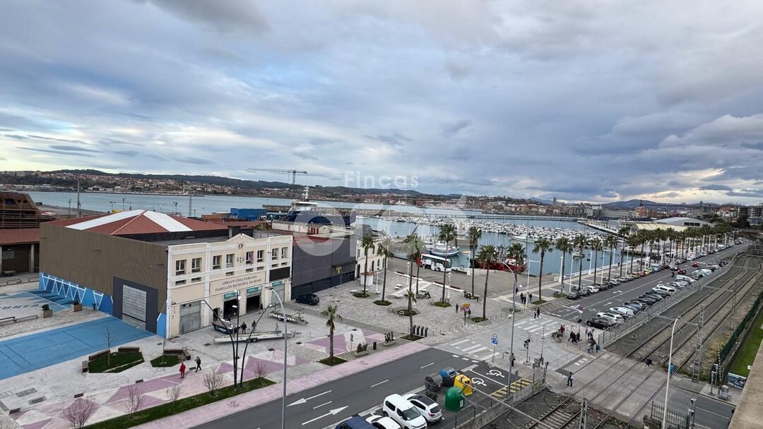 Vista exterior de Pis en venda en Santurtzi  amb Calefacció, Terrassa i Moblat