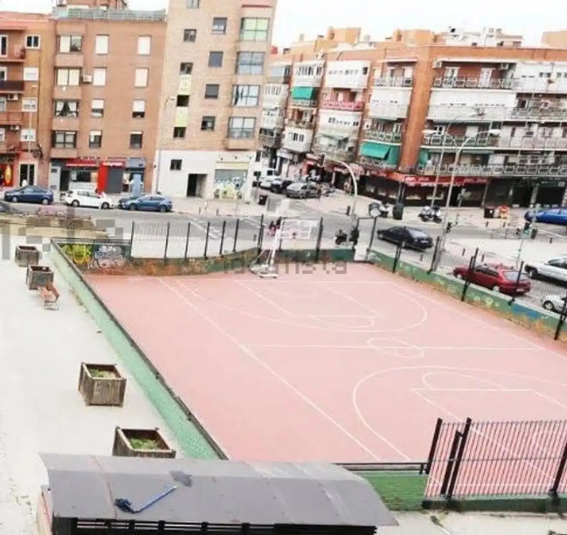Vista exterior de Piso de alquiler en Madrid con Calefacción y Terraza