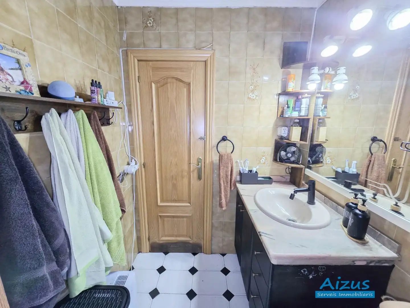 Baño de Piso en venta en Ripollet con Aire acondicionado, Horno y Balcón