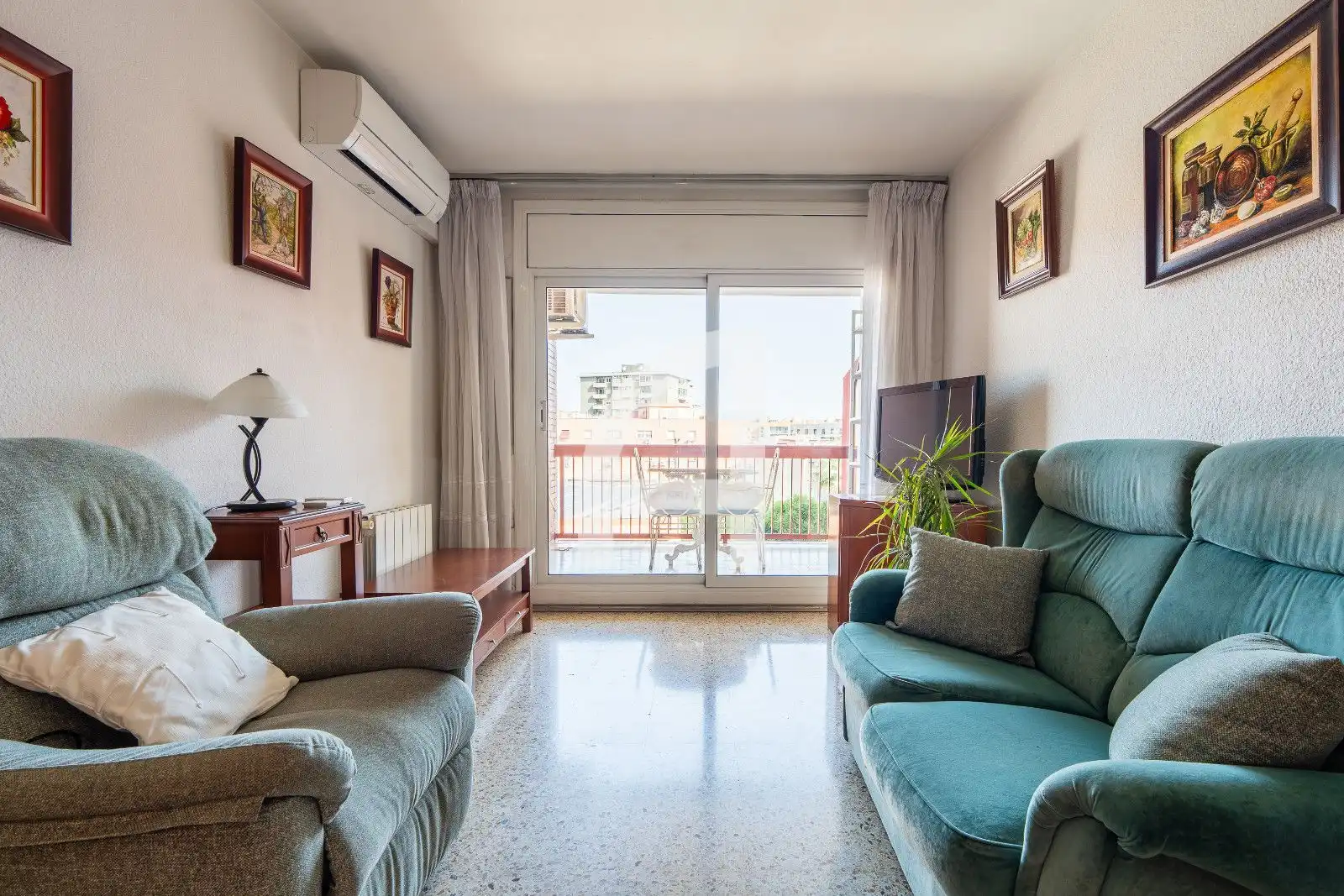Sala d'estar de Pis en venda en Sant Andreu de la Barca amb Aire condicionat i Calefacció