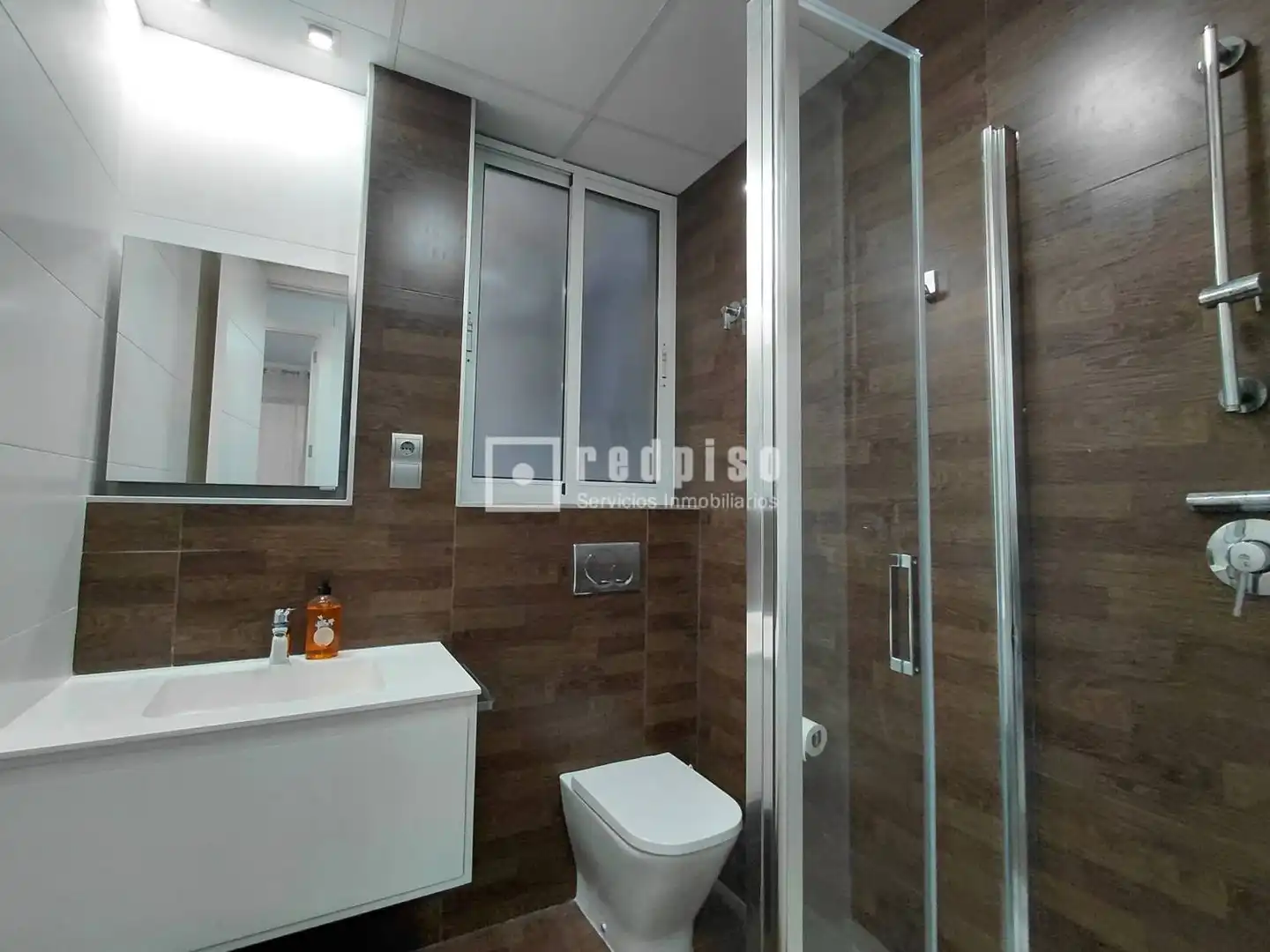 Baño de Piso de alquiler en Valencia con Aire acondicionado y Amueblado