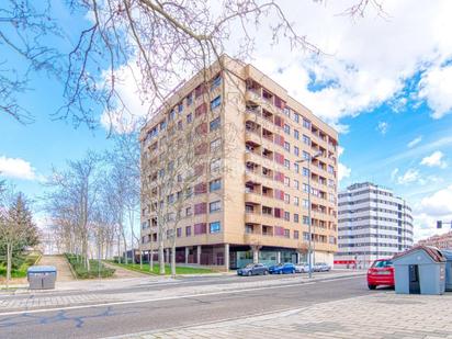 Exterior view of Flat for sale in Valladolid Capital  with Heating, Terrace and Storage room