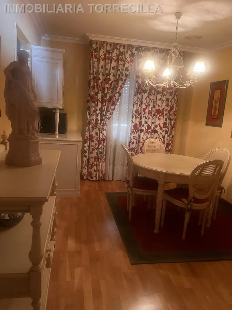 Esszimmer von Wohnung zur Miete in Valladolid mit Parkett, Möbliert und Balkon