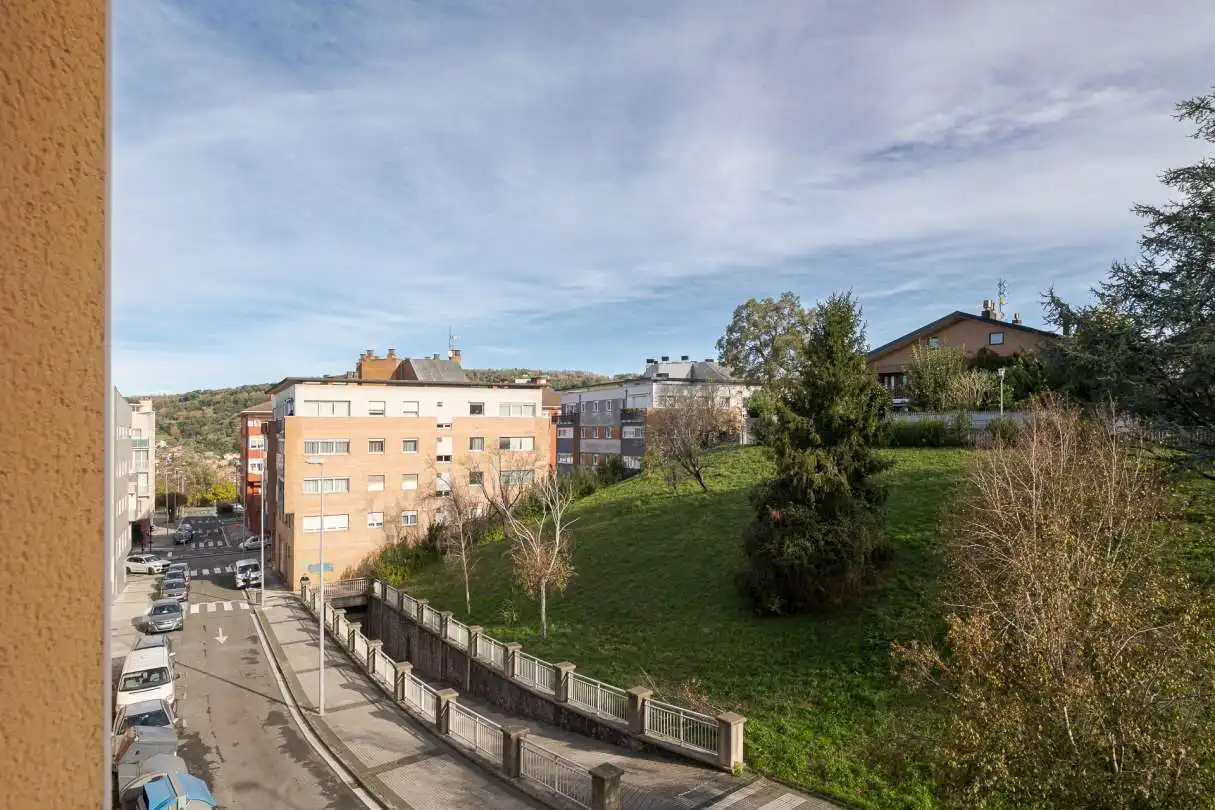 Vista exterior de Piso en venta en Donostia - San Sebastián  con Calefacción y Trastero