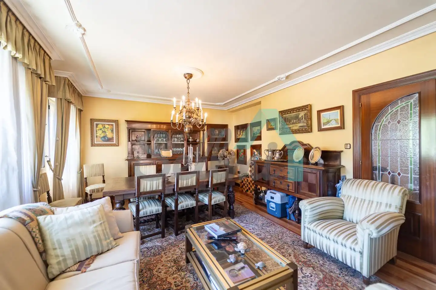 Sala d'estar de Edifici en venda en Piloña