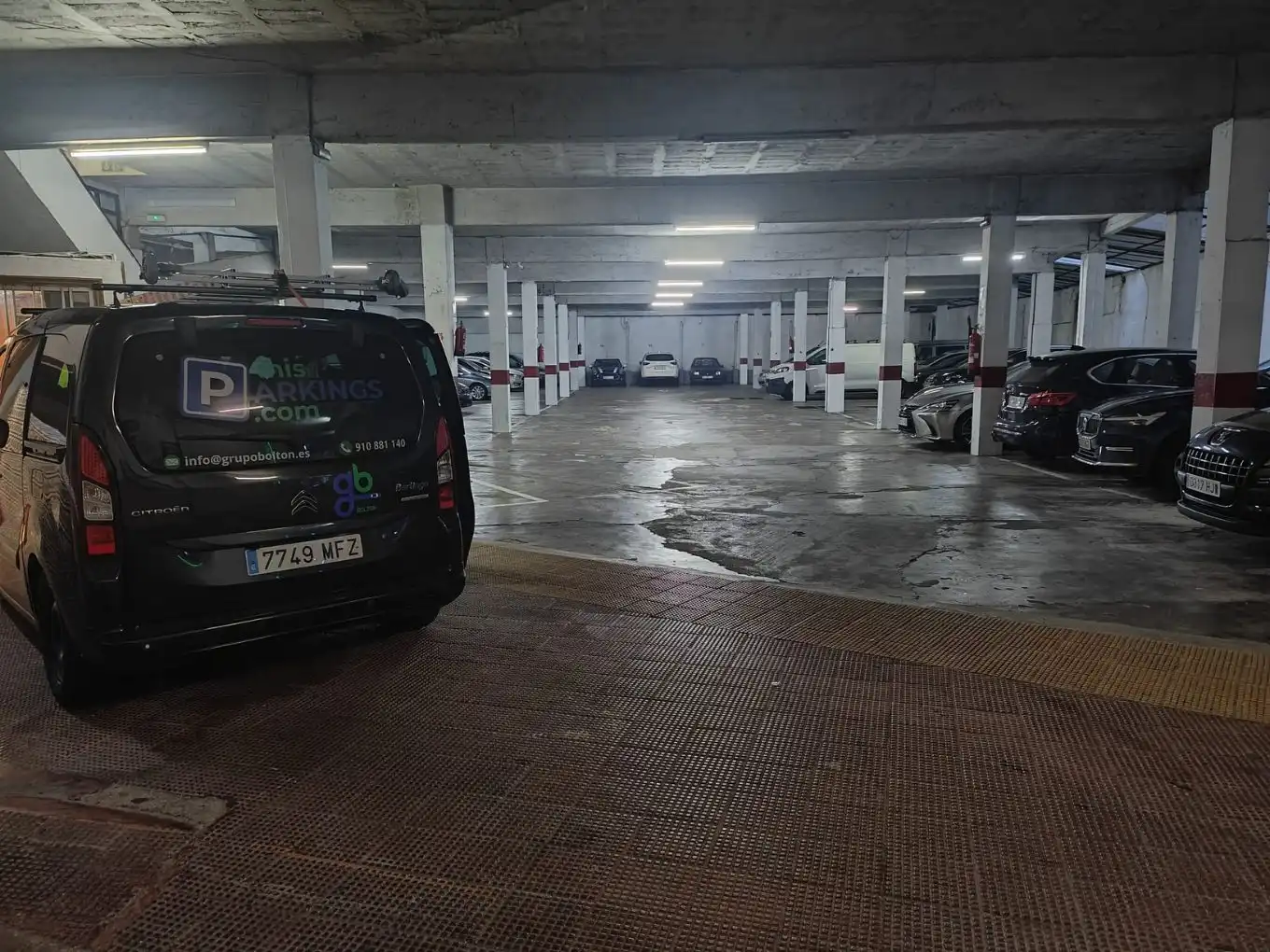 Parking of Garage for rent in Vigo   with Alarm