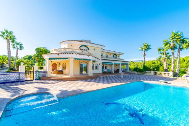 Casa-chalet en Venta en Pueblo - Urbanizaciones