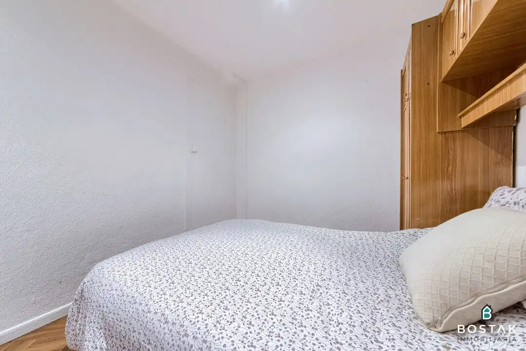 Habitación de Piso en venta en Bilbao  con Calefacción y Balcón
